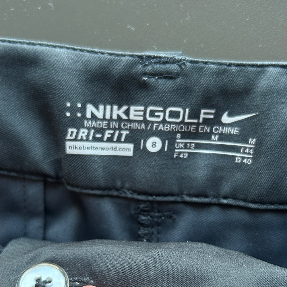 Nike Women’s Black Bermuda Golf Shorts* - Picture 2 of 6